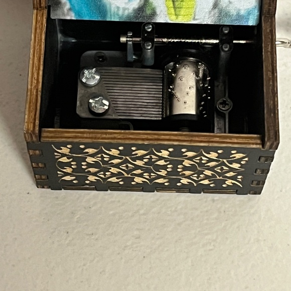 Dragonball Z Vegeta Blue Hair Hand Crank Wooden Music Box Anime Musical - Picture 4 of 11